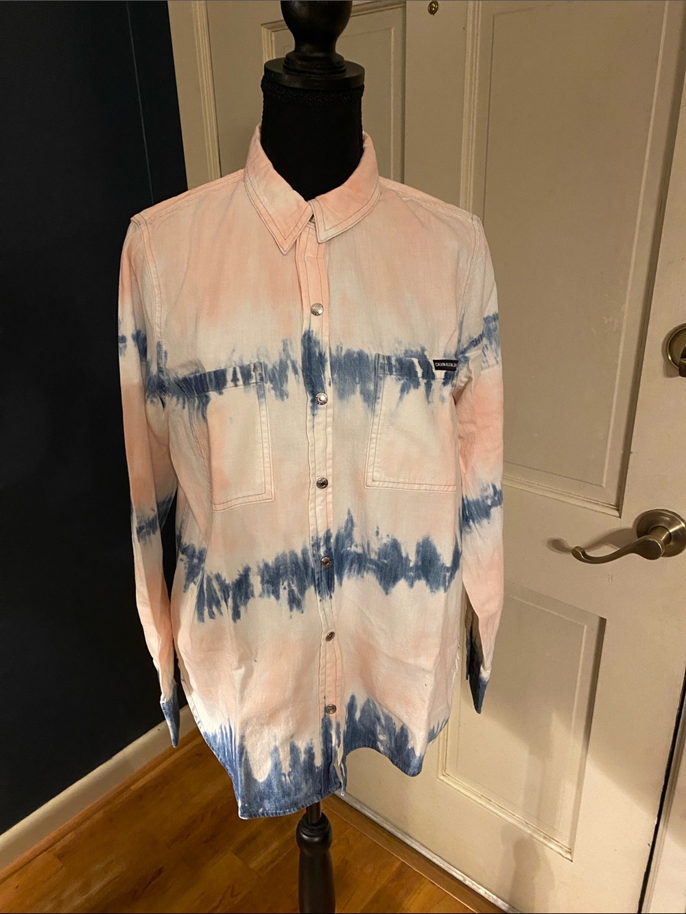 Calvin Klein Tie-Dye Long Sleeve Snap Shirt - Blue & Pink M